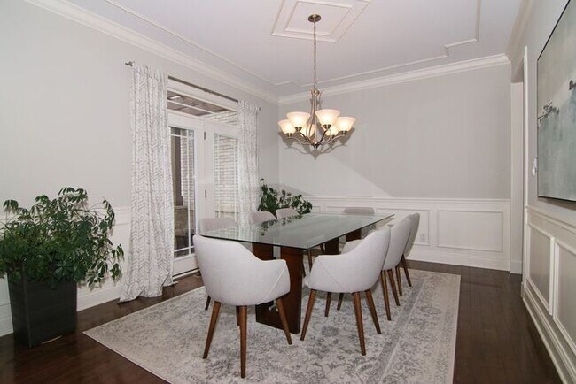 Building Photo - Beautiful Home in Fishers