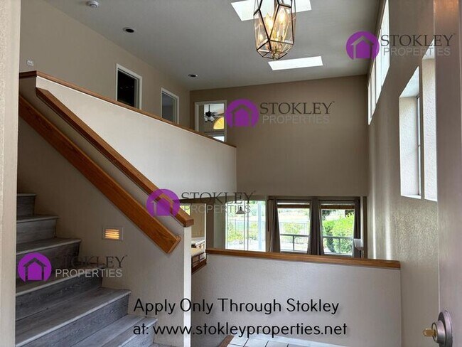 Foto del edificio - 5300 E Lakeshore Dr