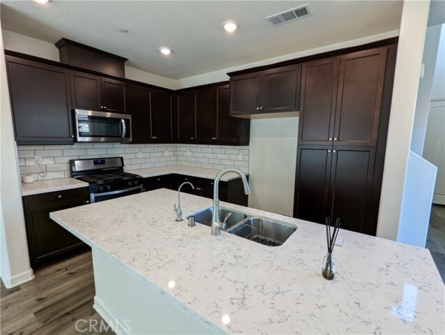 Building Photo - 122 Cambria Ct