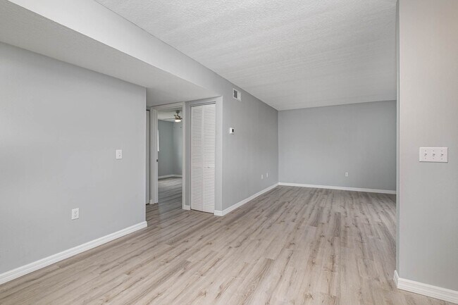Foto del edificio - 629 Ridge Club Dr