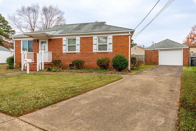 Building Photo - Cozy Brick Ranch in Norfolk