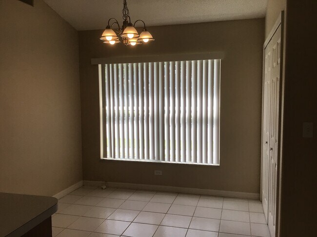 Building Photo - 1353 Crimson Clover Ln