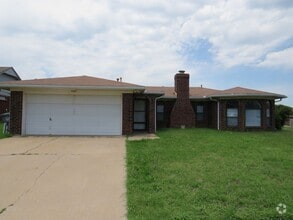 Building Photo - 4101 SW Parkridge Blvd