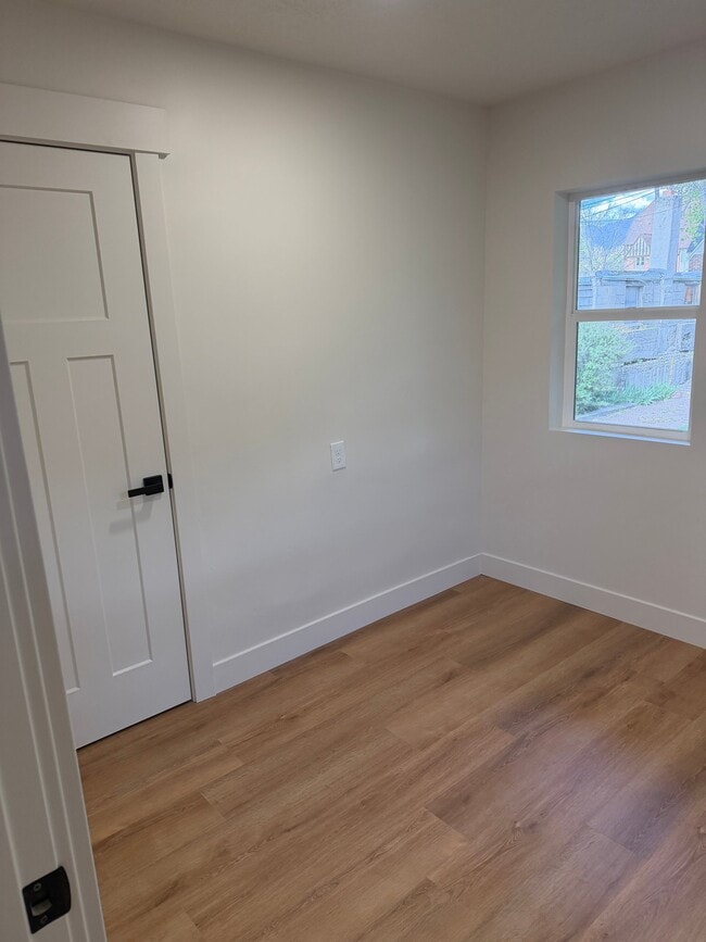 Foto del edificio - 2543 Highland Dr