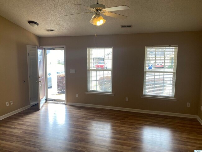Foto del edificio - 160 Sandy Hollow Dr NW