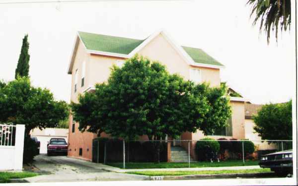 Primary Photo - 825-8251/2 E 3rd St
