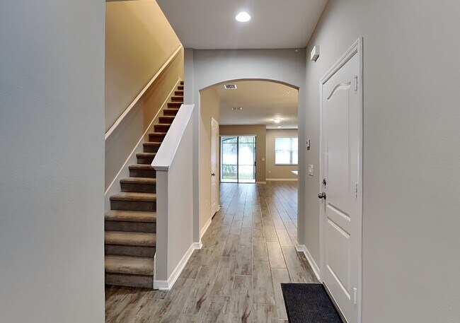 Foto del edificio - 328 Cedar Bark Ln