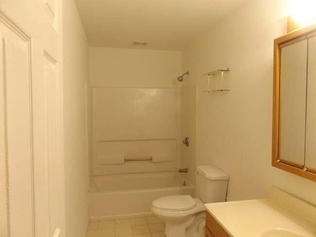 Building Photo - 22516 Jackson Ct