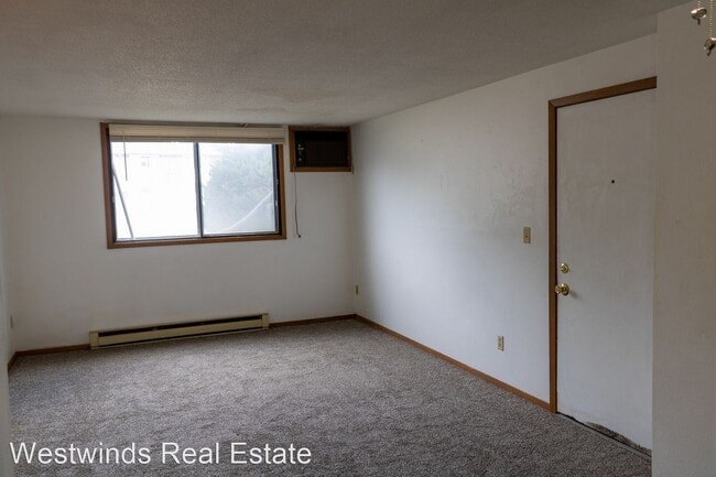 Building Photo - 2 br, 1 bath House - 806 Benton Drive #32