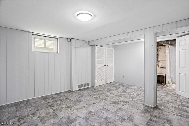 Building Photo - 4422 W 48th St