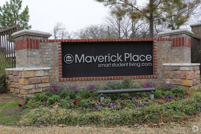 Building Photo - Maverick Place