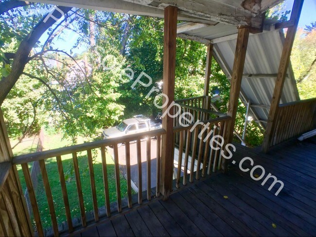 Foto del edificio - 366 Ferdinand St