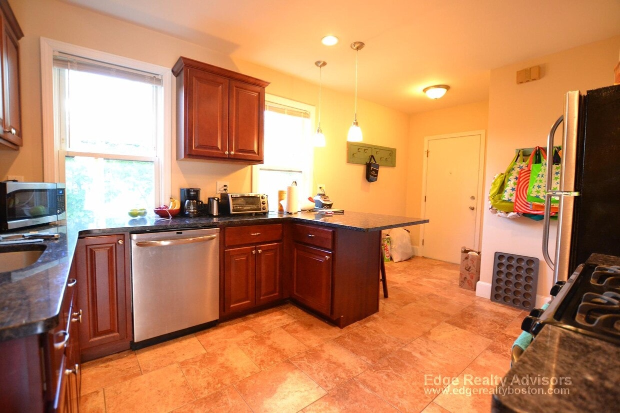 Photo - 131 Nottinghill Rd. Unit 1