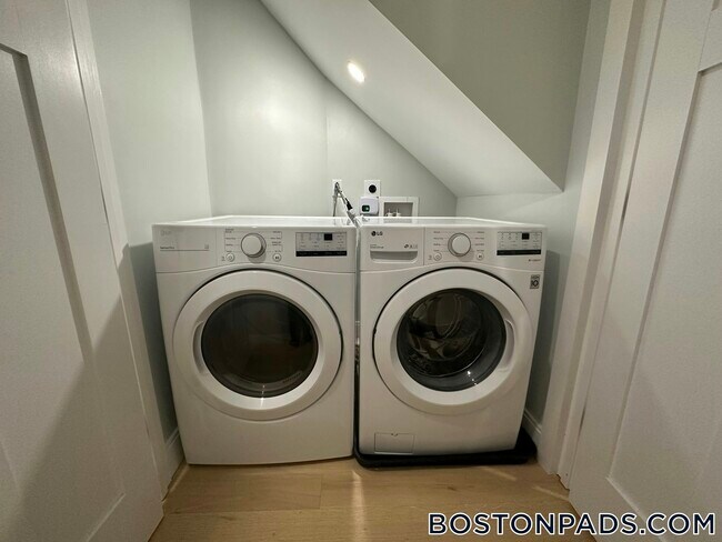 Building Photo - 3 Walley St