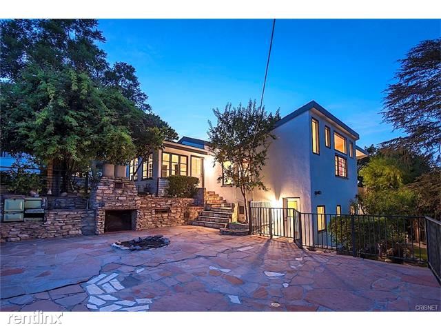 Building Photo - 16760 Oak View Dr