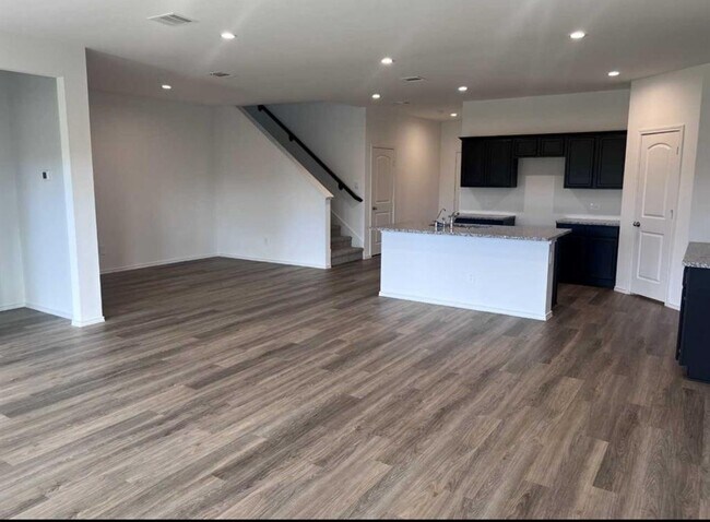 Building Photo - 15130 Pr Ml Dr