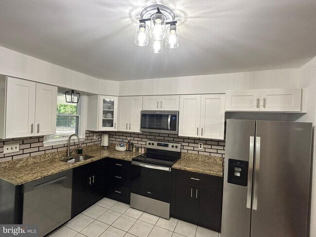 Foto del edificio - 3625 Woodley Rd