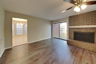 Building Photo - 2615 Silver Falls Dr