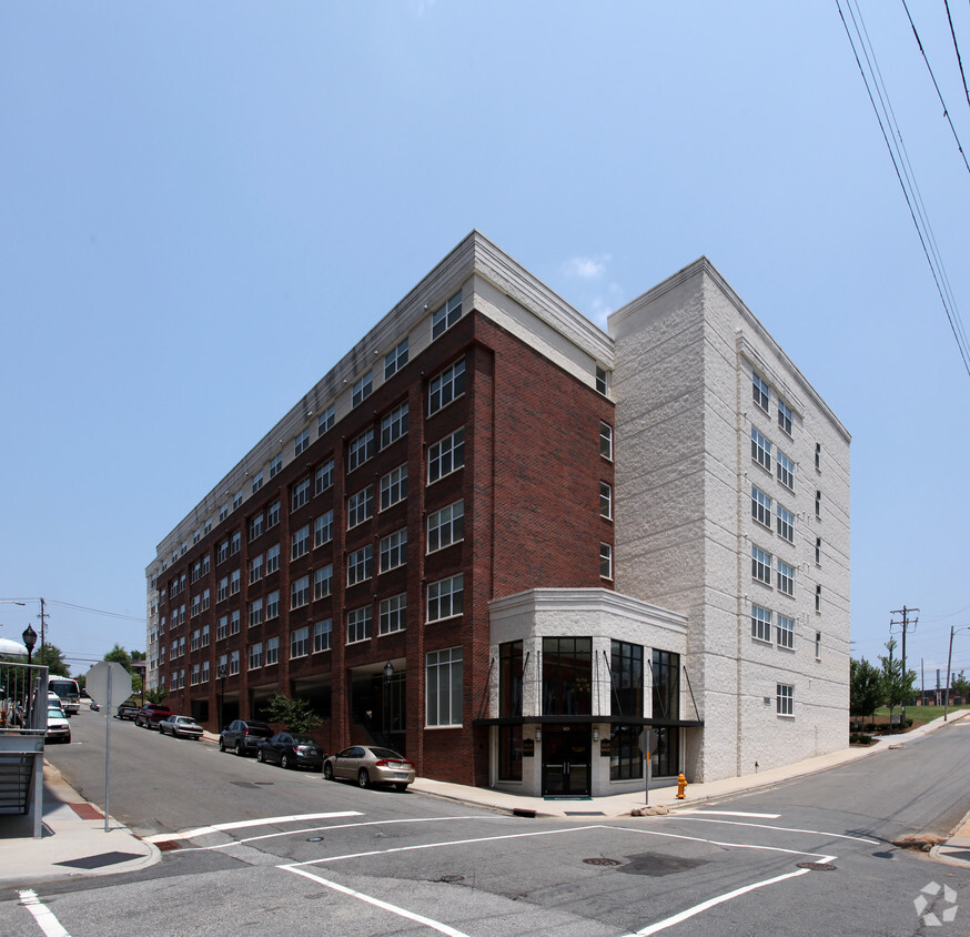 Primary Photo - Goler Manor Apartments