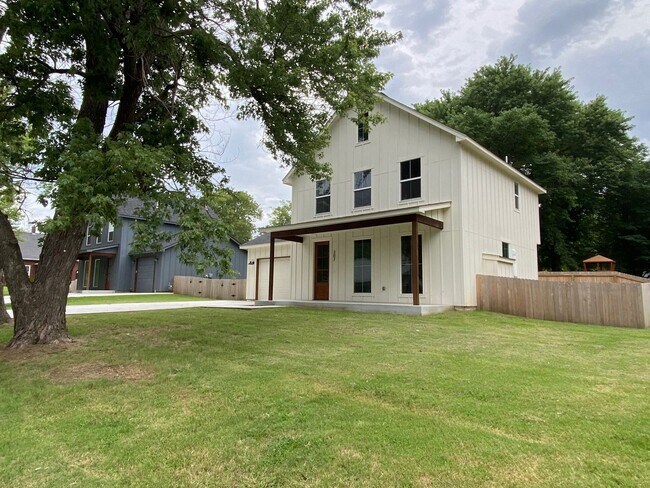 Building Photo - Beautiful home for rent in Coweta!!