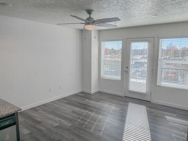 Foto del edificio - 3710 N Centrepoint Way