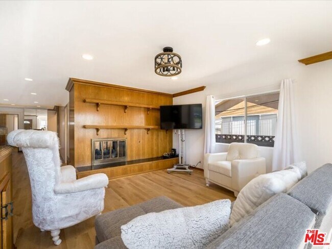 Foto del edificio - 4151 W 132nd St
