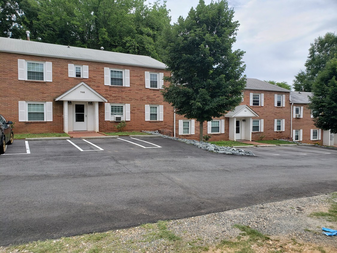 705 Alexander St Winston-salem Nc 27127 Apartments - Winston-salem Nc Apartmentscom