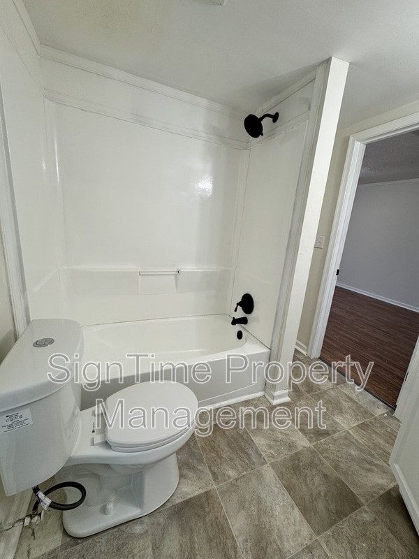 Building Photo - 40 N Conococheague St