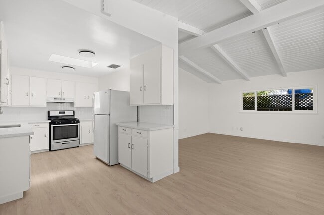 Foto del edificio - 289 Ramona Dr