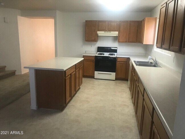 Building Photo - 1033 S San Vincente Ct