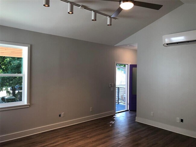 Foto del edificio - 1303 E Cesar Chavez St