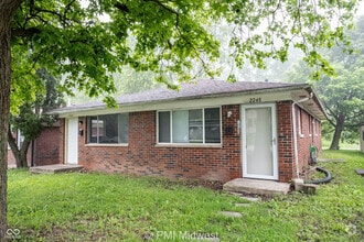 Building Photo - 2248 N Leland Ave