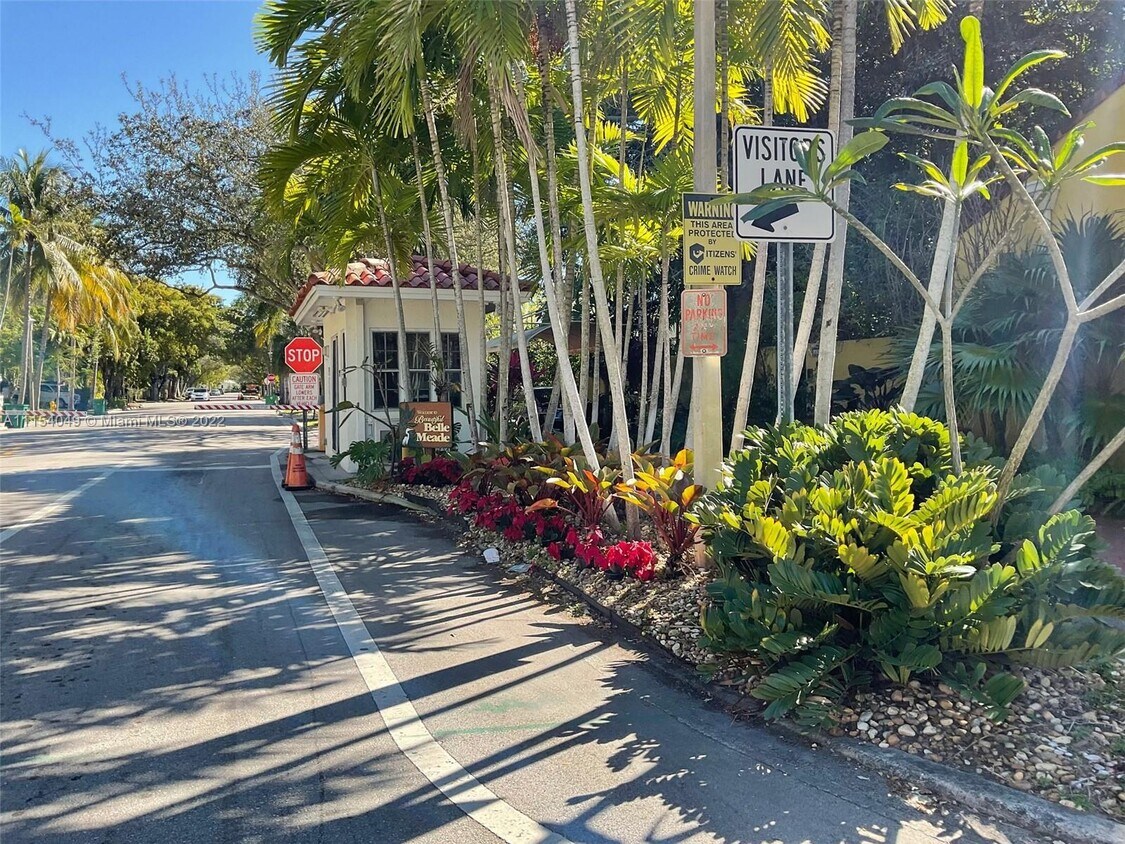 Primary Photo - 1025 Belle Meade Island Dr