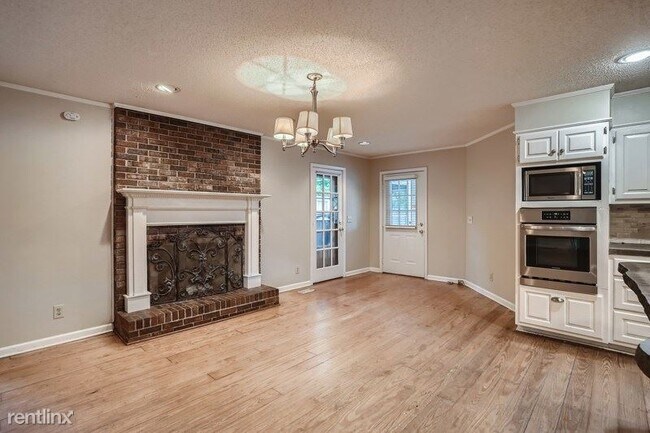 Building Photo - 4 br, 2.5 bath House - 114 Grassdale Road