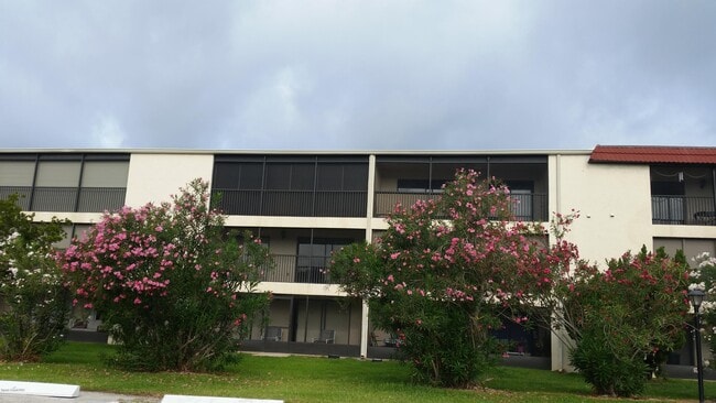 Building Photo - 5800 N Banana River Blvd