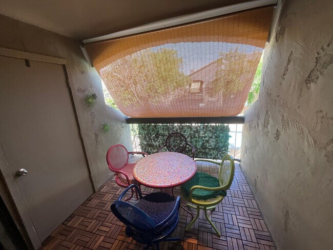 Foto del edificio - 747 S Ext Rd