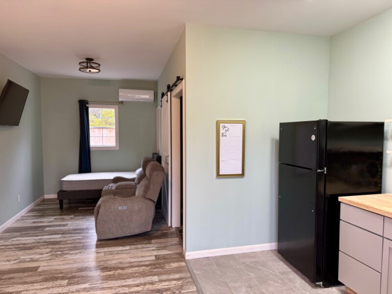 Foto principal - 5514 Whitener Rd
