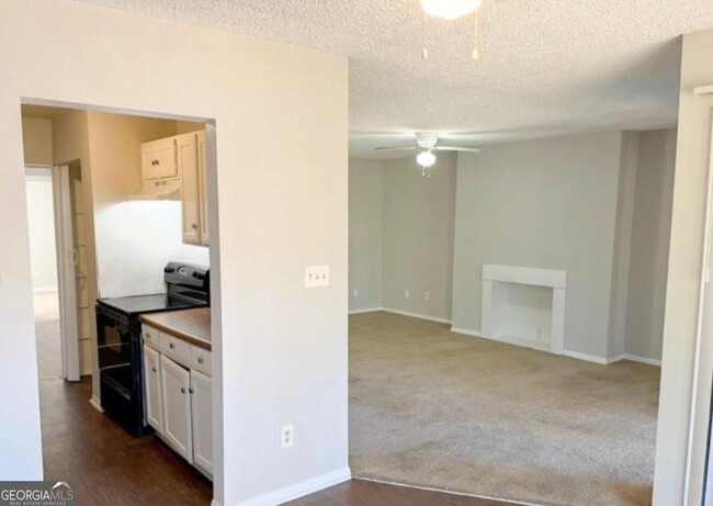 Building Photo - 3575 Oakvale Rd