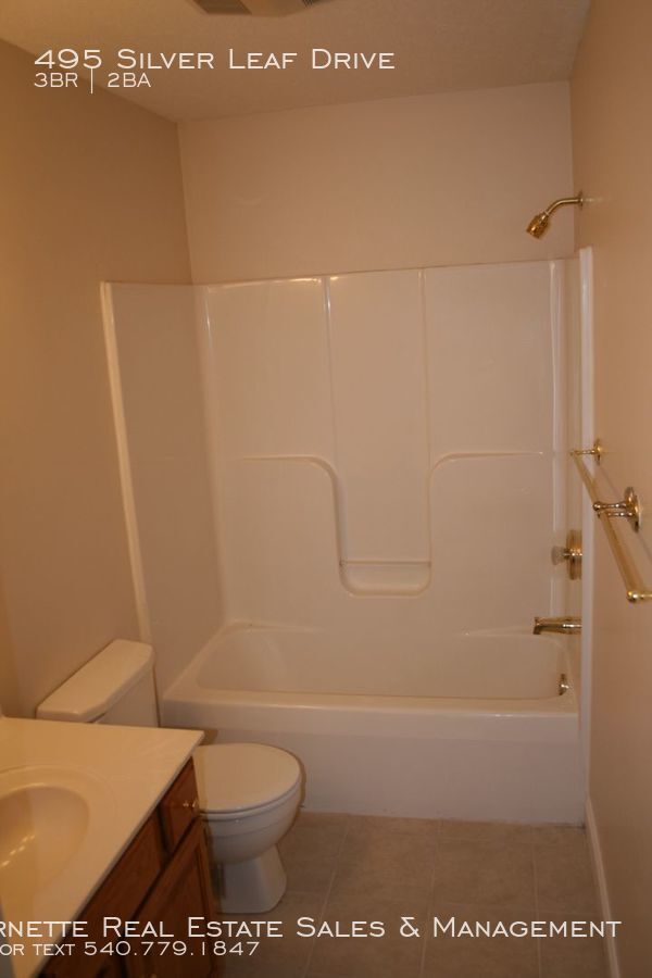 Building Photo - Christiansburg Townhome