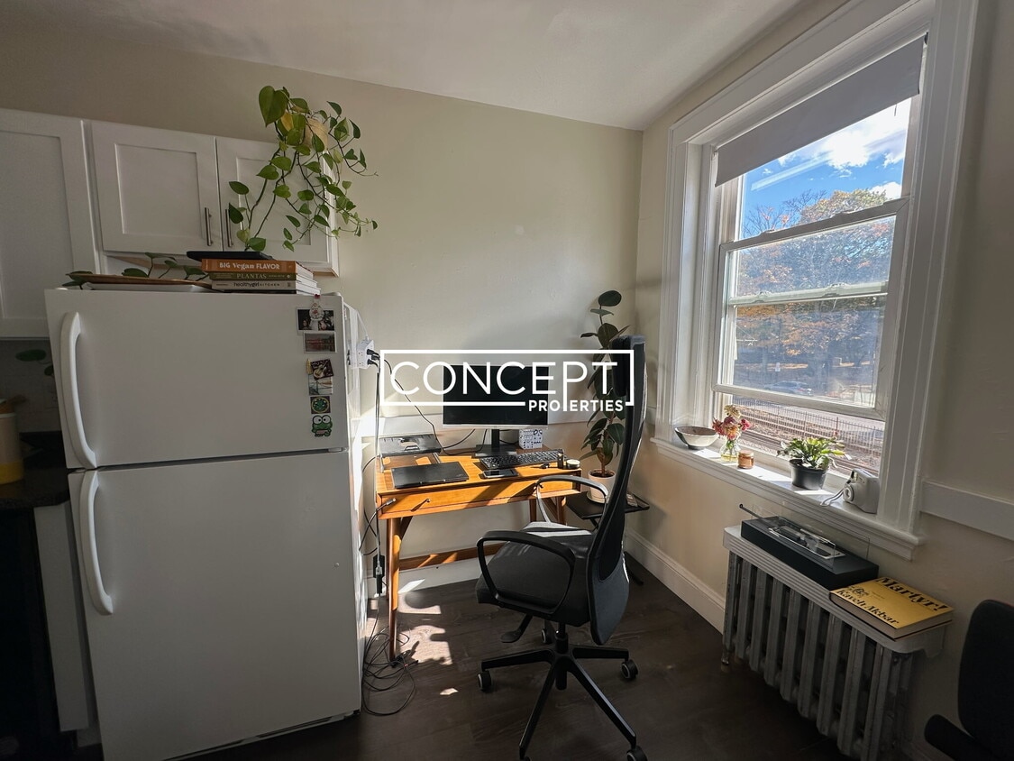 Foto principal - 2045 Commonwealth Ave