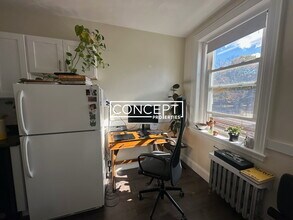 Building Photo - 2045 Commonwealth Ave