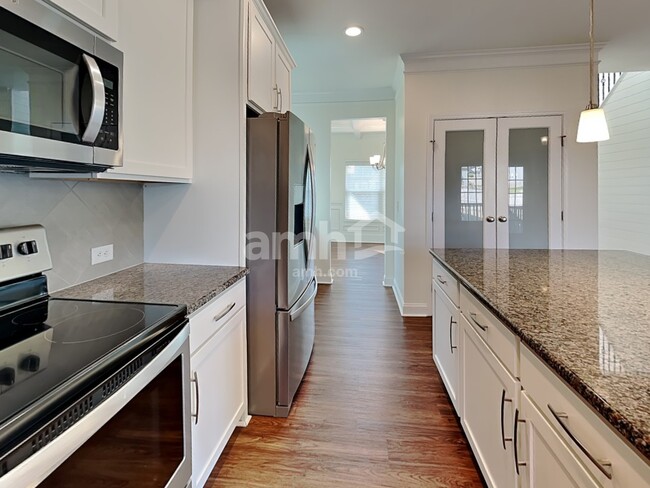 Building Photo - 564 Whitebark Ln