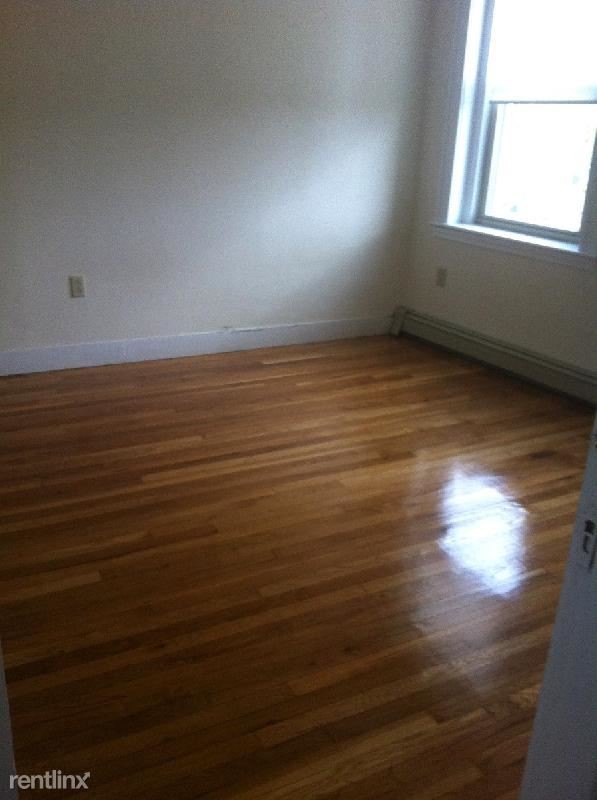 Building Photo - 2 br, 1 bath  - 1645 Commonwealth Ave Apt 12