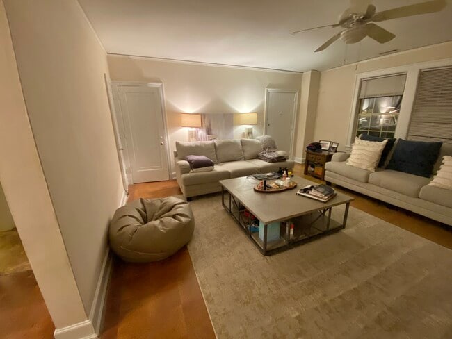 Living room - 3216 Country Club Rd