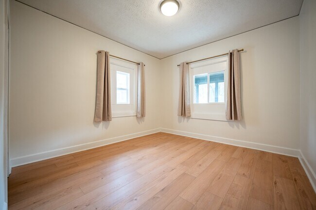 Foto del edificio - 3438 Carrollton Ave