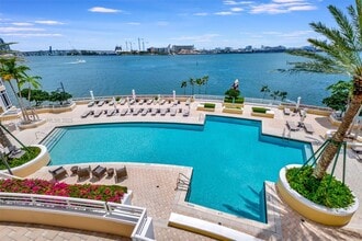 Building Photo - 848 Brickell Key Dr