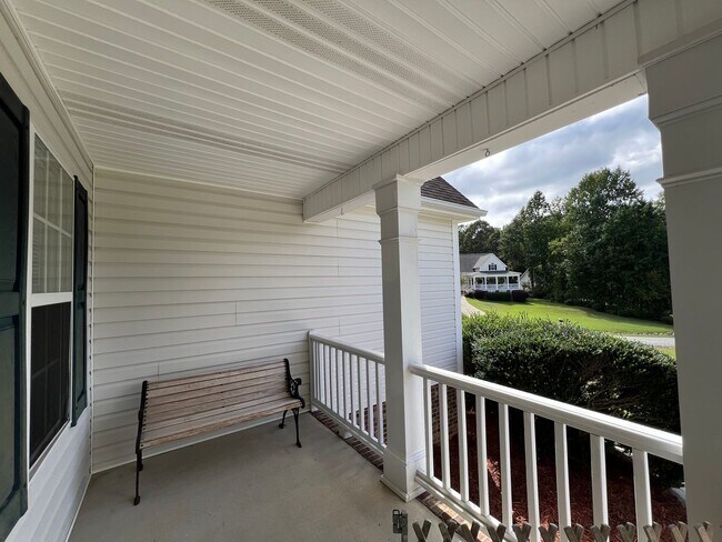 Foto del edificio - Charming 4BD, 3BA Raleigh Home on a Large ...