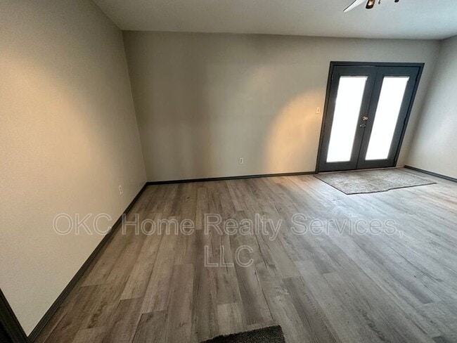 Foto del edificio - 1706 Surrey Pl
