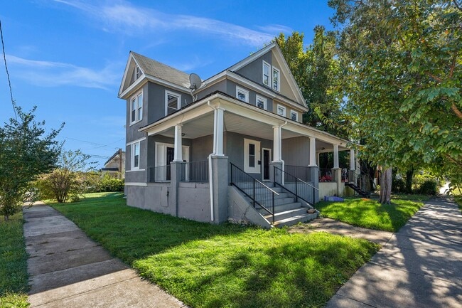 Building Photo - 3501 Oakmont Ave