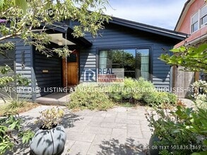 Building Photo - 2230 SE 22nd Ave